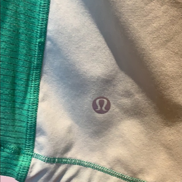 Lululemon sz6 Tshirt - Picture 3 of 4